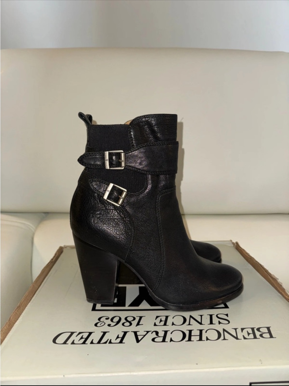FRYE BLACK LEATHER BUCKLE ANKLE BOOTIES